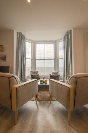 TV - 1 Bed in Aberystwyth (oc-bow286) (Aberystwyth)