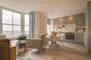 Dining - 1 Bed in Aberystwyth (oc-bow286) (Aberystwyth)