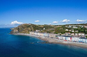 Beach - 1 Bed in Aberystwyth (oc-bow286) (Aberystwyth)
