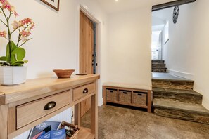 المنشأة من الداخل