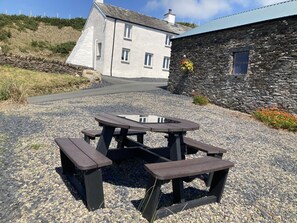Outdoor dining - 3 Bed in Tywyn (oc-h32633) (Tywyn)