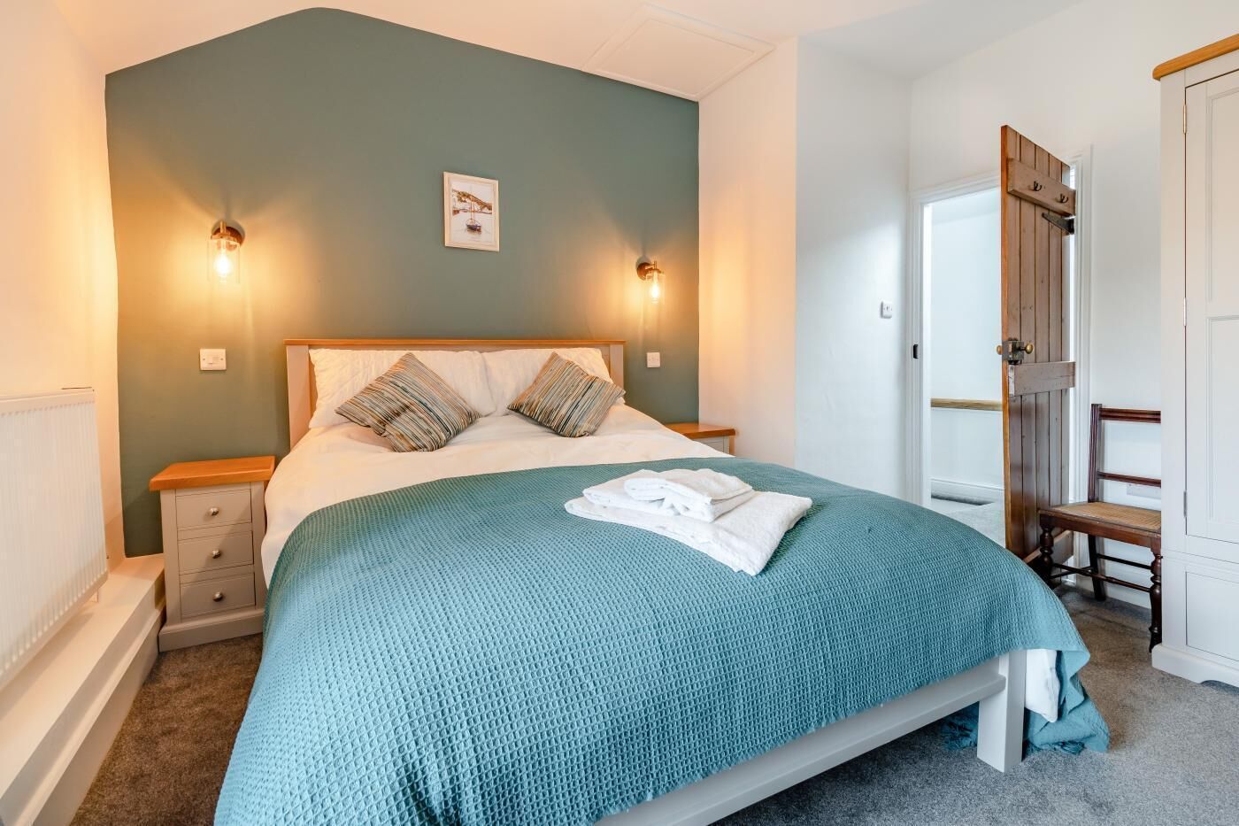 3 bedrooms, iron/ironing board, travel cot, free WiFi