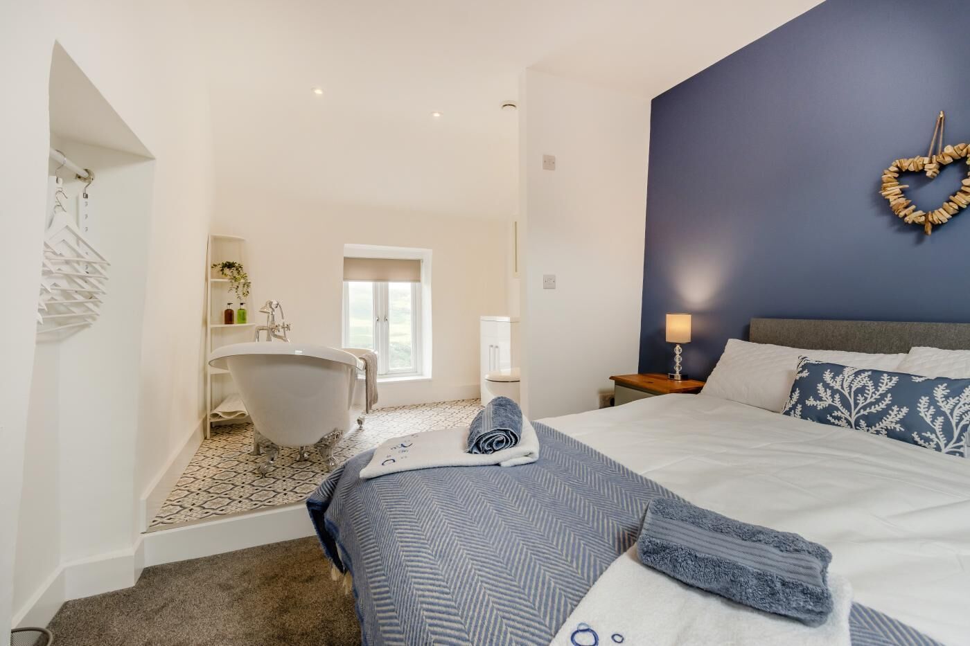 3 bedrooms, iron/ironing board, free WiFi, bed sheets