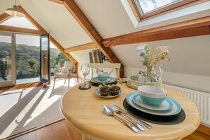 Dining - 1 Bed in Falmouth (oc-theco) (Blankednick)