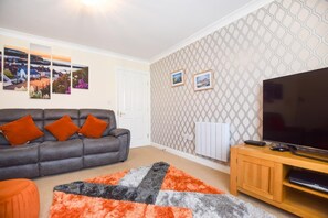 TV - 2 Bed in Whitby (oc-w1021) (Whitby)
