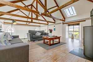 TV, fireplace - 2 Bed in Wadebridge (oc-p00449) (Wadebridge)