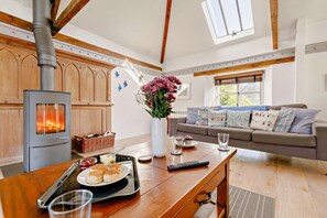 Interior - 2 Bed in Wadebridge (oc-p00449) (Wadebridge)