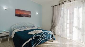 2 室のベッドルーム、アイロン / アイロン台、WiFi、ベッドシーツ