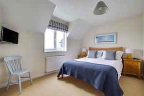 Iron/ironing board, free WiFi, bed sheets - 2 Bed in Padstow (oc-p00531) (Padstow)