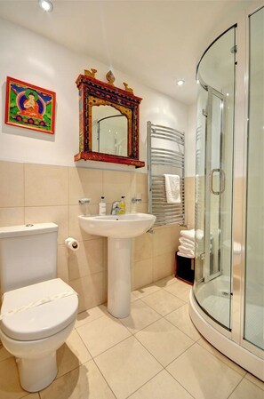 Towels - 3 Bed in Whitby (oc-w120) (Whitby)