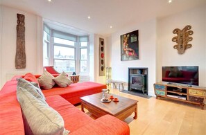 TV - 3 Bed in Whitby (oc-w120) (Whitby)