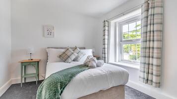3 bedrooms, iron/ironing board, travel cot, free WiFi