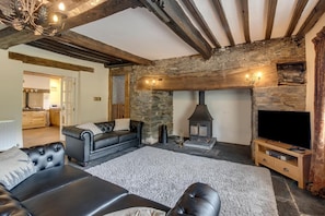 TV, fireplace - 3 Bed in Tywyn (oc-bow248) (Abergynolwyn)