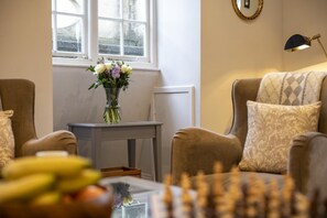 Interior - 2 Bed in Bath (oc-bhr14) (Bath)