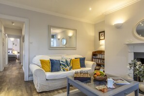 TV - 2 Bed in Bath (oc-bhr14) (Bath)