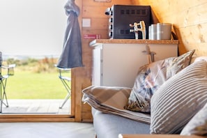 Unclassified image, 5 of 13, button