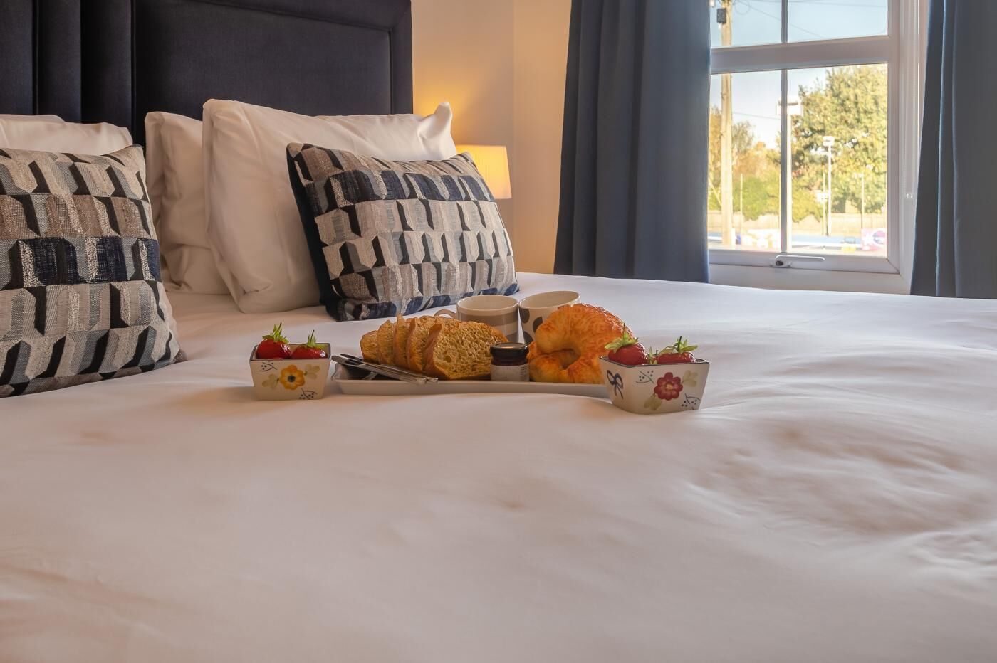 Iron/ironing board, free WiFi, bed sheets