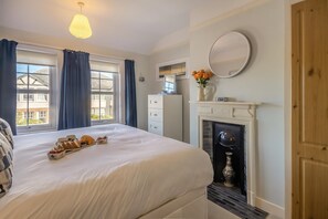 Iron/ironing board, free WiFi, bed sheets - 2 Bed in Southwold (oc-11hot) (Southwold)