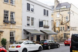 Exterior - 2 Bed in Bath (oc-bhr24) (Bath)