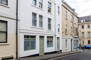 Exterior - 2 Bed in Bath (oc-bhr24) (Bath)