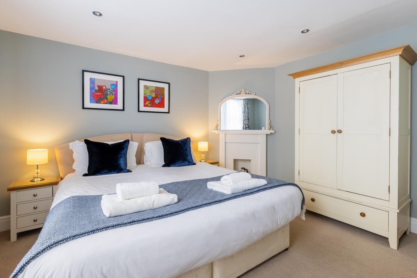 Iron/ironing board, free WiFi, bed sheets