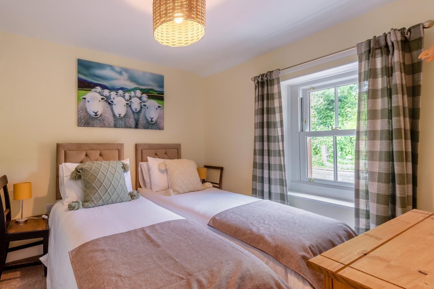 مكواة/لوح كي وواي فاي مجانًا وملاءات أسرّة