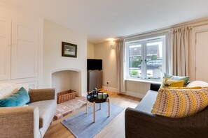 TV - 1 Bed in Wenhaston (oc-jap) (Wenhaston)