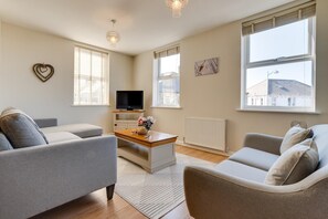 TV - 2 Bed in Seahouses (oc-nb1944) (Seahouses)