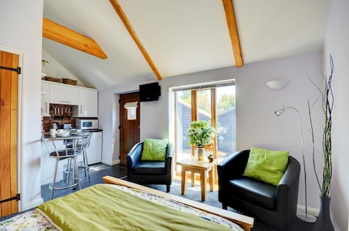 1 Bed in Acle (oc-1257)
