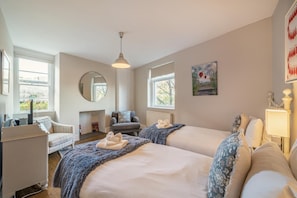 3 chambres, fer et planche à repasser, Wi-Fi gratuit, draps fournis