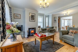 TV, fireplace - 2 Bed in Mundesley (oc-1353) (Mundesley)