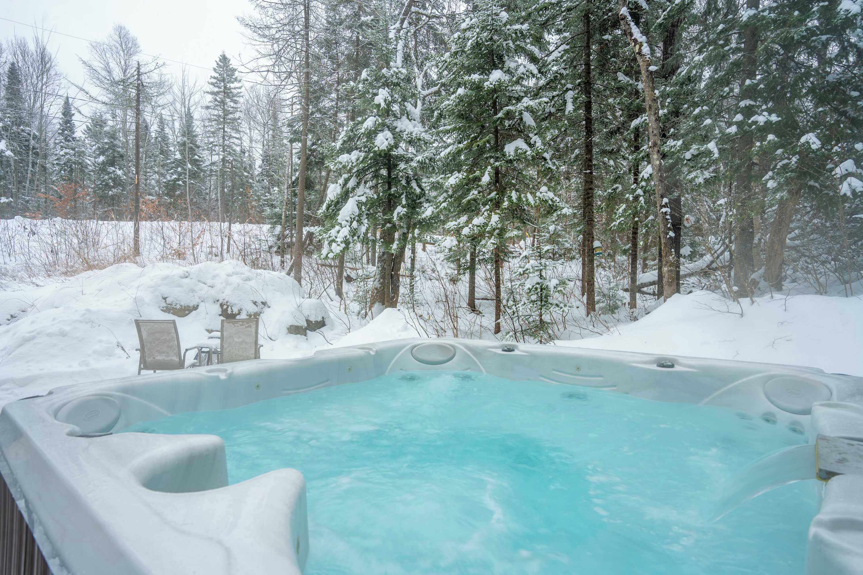Bañera de hidromasaje al aire libre