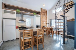 Dining - Chalet Chic et Spa | St-Come (Saint-Côme)