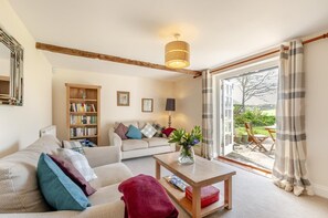 TV - 1 Bed in Barham (oc-ct024) (Barham)