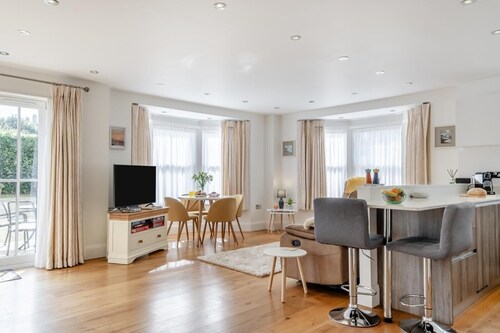 1 Bed in Freshwater (oc-t32758)