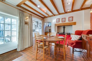 Dining - 4 Bed in Barham (oc-ct016) (Barham)