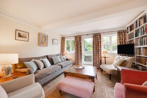 TV - 4 Bed in Barham (oc-ct016) (Barham)