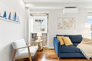 TV - GuestReady - Charming Porto Retreat Near the Sea (Porto)