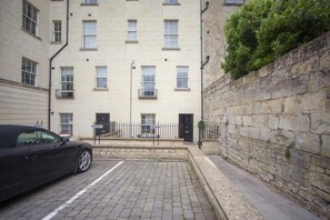 Property grounds - 1 Bed in Bath (oc-bhr29) (Bath)