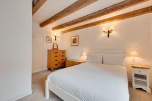 3 chambres, fer et planche à repasser, accès au Wi-Fi (inclus)