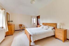 Iron/ironing board, free WiFi, bed sheets - 2 Bed in Benenden (oc-cb540) (Benenden)