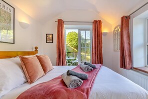 Iron/ironing board, free WiFi, bed sheets - 1 Bed in Stiffkey (oc-1642) (Stiffkey)