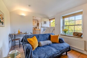TV, fireplace - 1 Bed in Stiffkey (oc-1642) (Stiffkey)