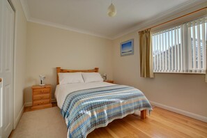 2 bedrooms, iron/ironing board, free WiFi, bed sheets - 2 Bed in Attleborough (oc-1277) (Old Buckenham)