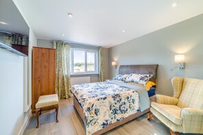 Silitysrauta/-lauta, ilmainen Wi-Fi, vuodevaatteet