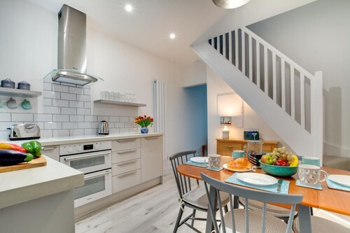 2 Bed in Hythe (oc-fk107)