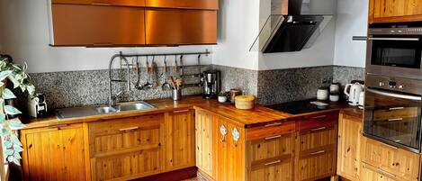 Refrigerador, horno, parrilla de estufa y lavavajillas