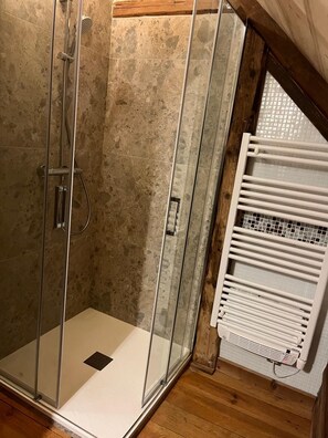 Shower, toilet paper - Authentic chalet (Saint-Jean-d'Arves)