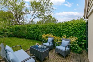 Terrace/patio - 1 Bed in Biddenden (oc-cb635) (Biddenden)