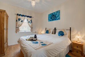 Iron/ironing board, free WiFi, bed sheets - 1 Bed in Blofield Heath (oc-1468) (Blofield)
